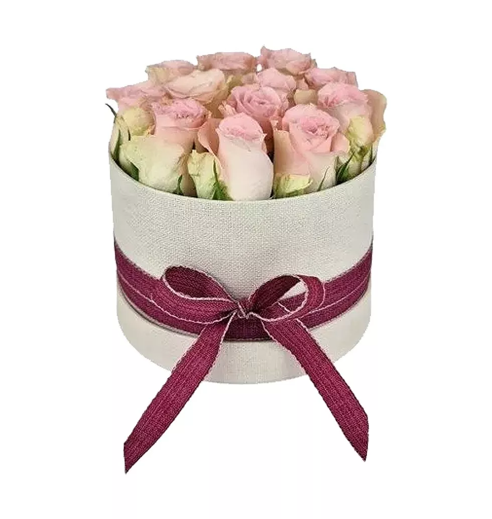 Pretty Pink Roses Hat Box