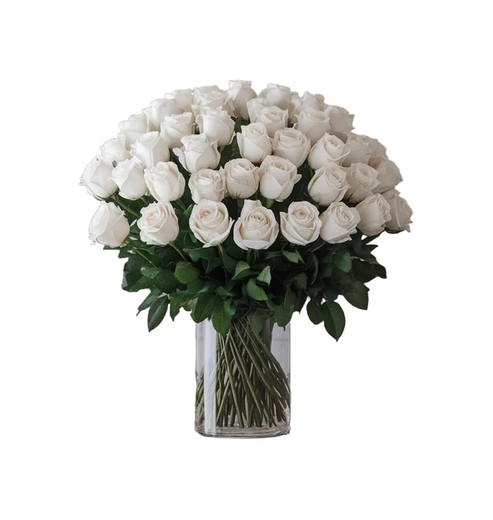 Amazing Roses Bouquet With Glass Vase